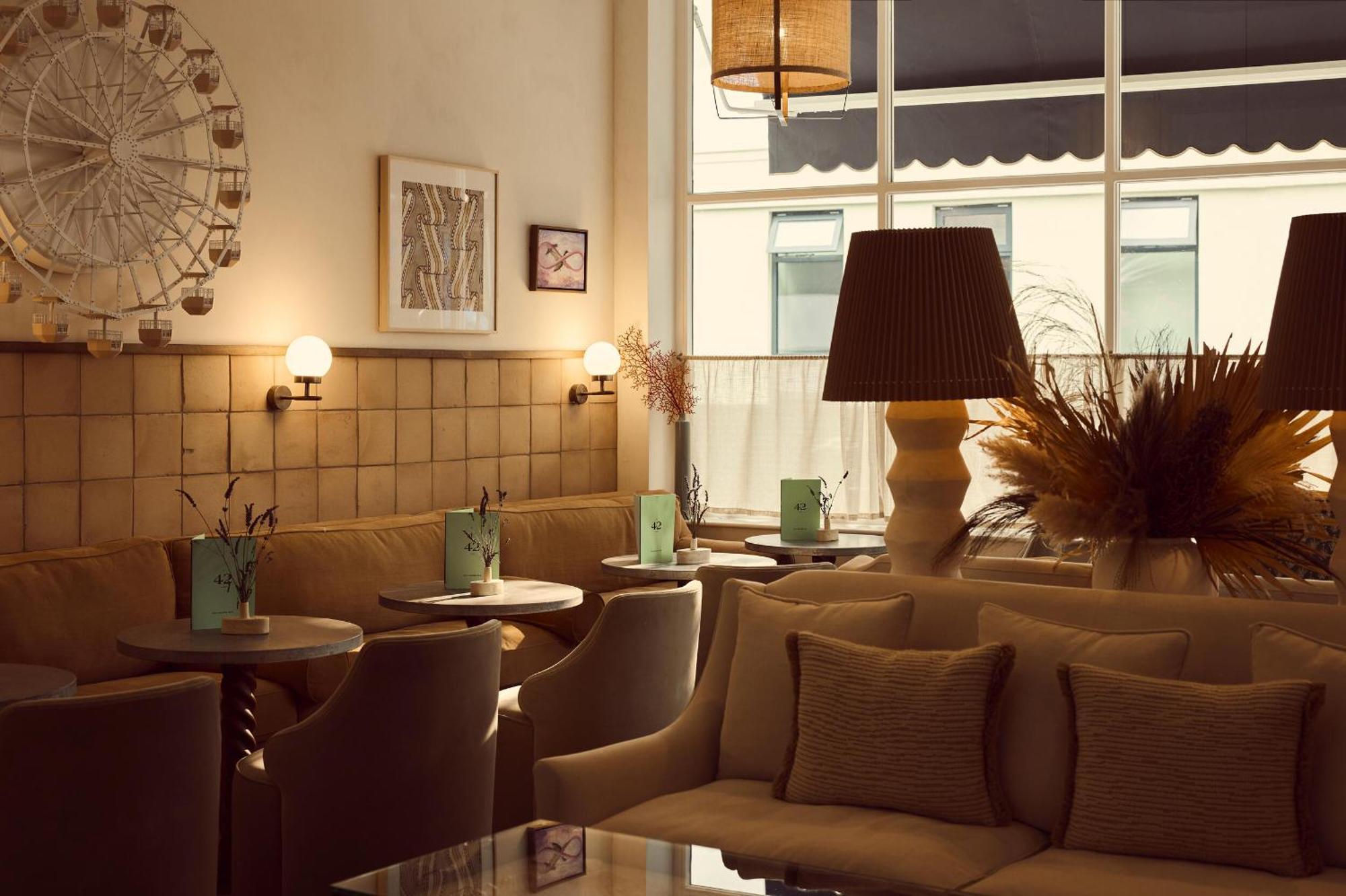 No 42 By Guesthouse,